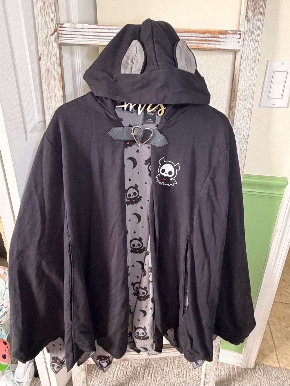🦇 Skelanimals Diego Bat Hooded Cape Girls L/XL Goth Halloween